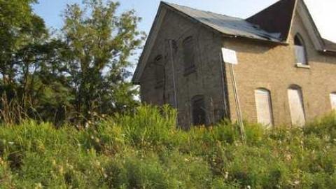 Wal-Mart House - Isaac-Petch-Farmhouse24.jpg