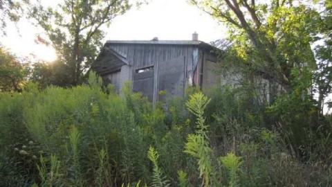 Wal-Mart House - Isaac-Petch-Farmhouse25.jpg