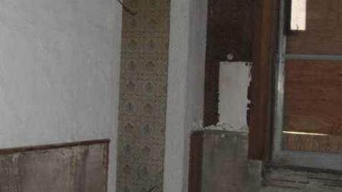 Wal-Mart House - Isaac-Petch-Farmhouse29.jpg