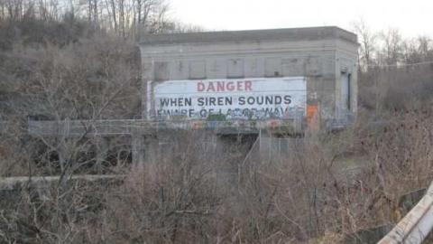 Old Third Welland Canal - Swing-Bridge-to-Pump-House9.jpg