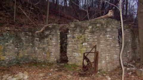 Old Stone Building - Bruce-Trail-Stone-building17.jpg