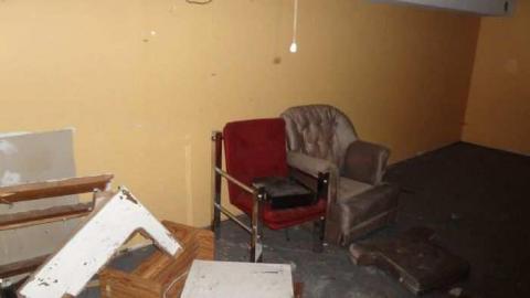 Bargain Basement Love Nest '12 - DSC02755.jpg