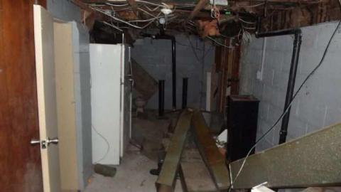 Bargain Basement Love Nest '12 - DSC02757.jpg