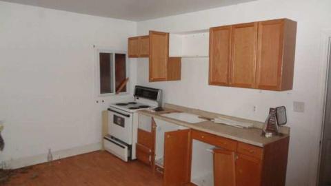 Sold Out on Lakeshore photo 4