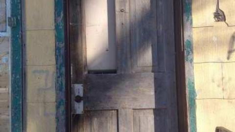 Still no way in. - BlackBerry-House3.jpg