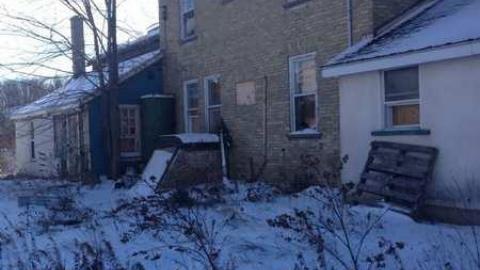 Still no way in. - BlackBerry-House4.jpg