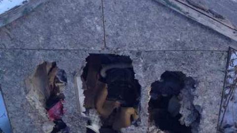 Still no way in. - BlackBerry-House29.jpg