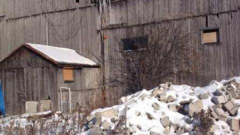 Still no way in. - BlackBerry-House13.jpg