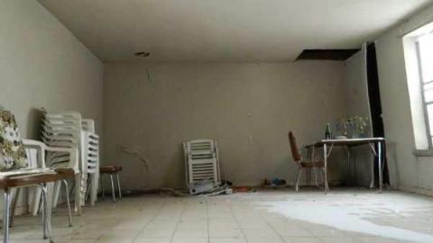 Small Log House - DSCN0892.jpg