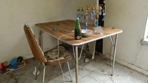 Small Log House - DSCN0893.jpg