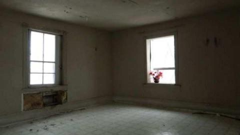 Small Log House - DSCN0912.jpg