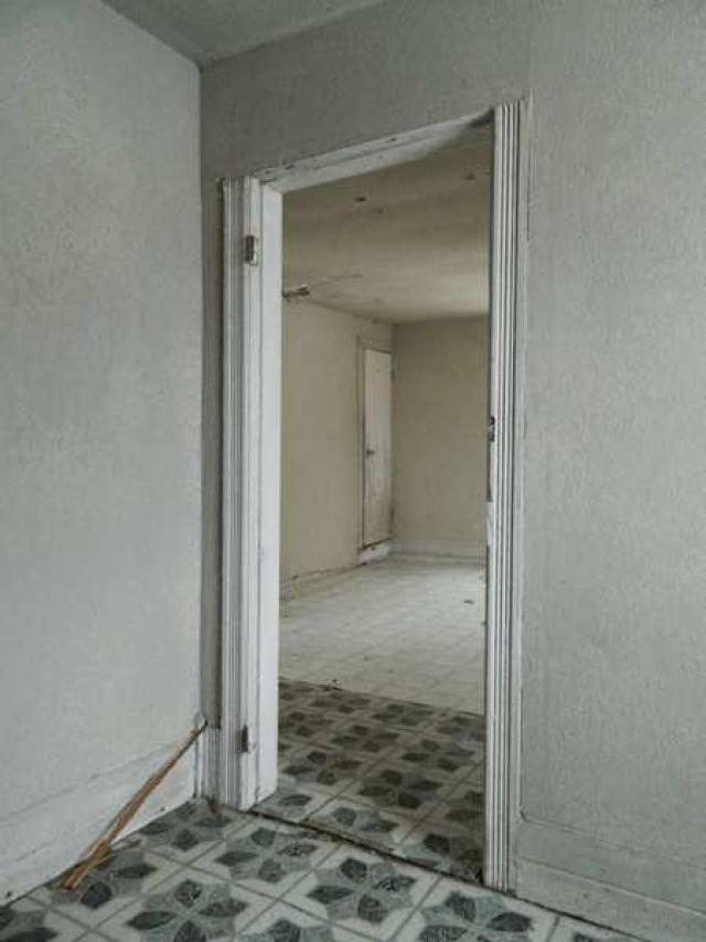 Small Log House photo 2