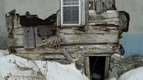 Small Log House - DSCN0890.jpg