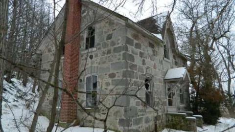 Pretty Stone House - Beautiful-Stone-House77.jpg