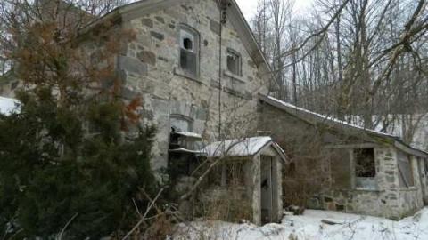 Pretty Stone House - Beautiful-Stone-House80.jpg