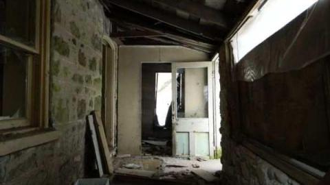 Pretty Stone House - Beautiful-Stone-House82.jpg