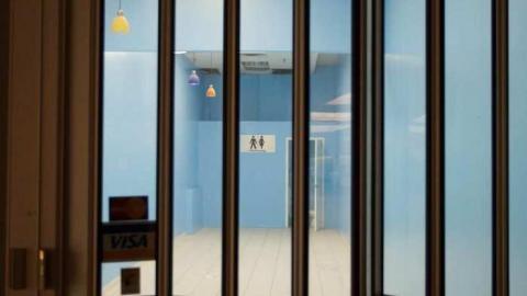 November 5, 2009 - Honeydale-Mall11.jpg