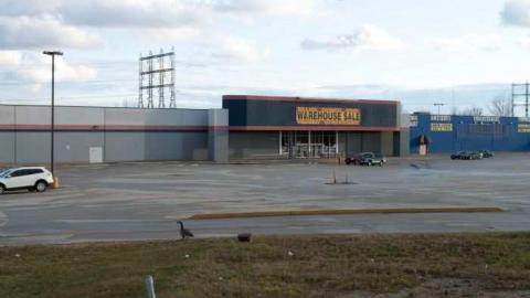 November 5, 2009 - Honeydale-Mall15.jpg