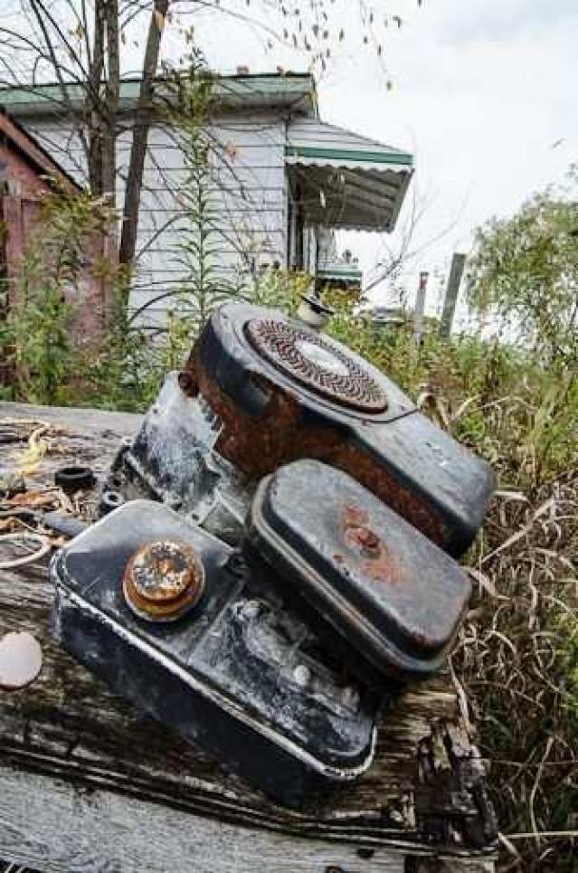 House and Trailer photo 3