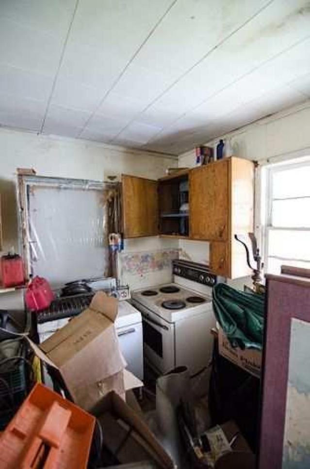 House and Trailer photo 2