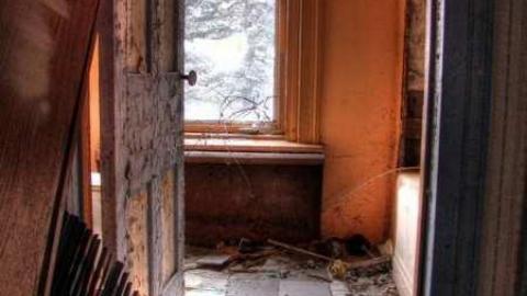 One man's trash.... - 3b.jpg