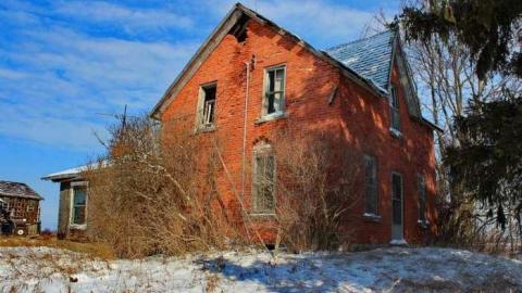 Weather Inn - Farmhouse-NE-of-Fergus41.jpg