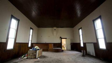 January 12, 2013 - Turin-Abandoned-Church51.jpg