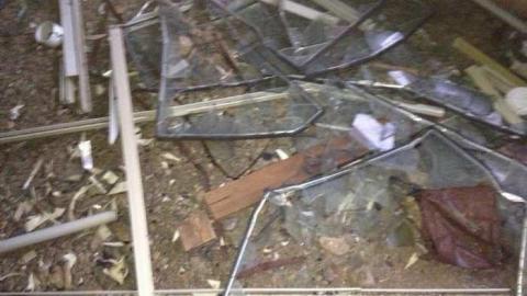 Don't sit - Sweaburg-warehouse12.jpg