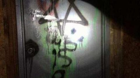 Don't sit - Sweaburg-warehouse14.jpg