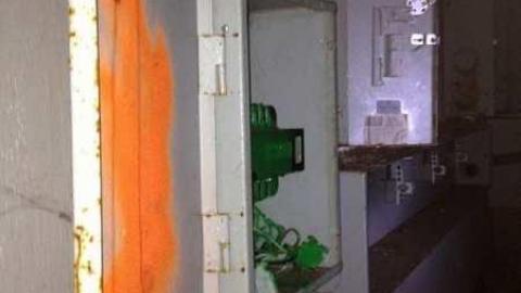 Don't sit - Sweaburg-warehouse17.jpg