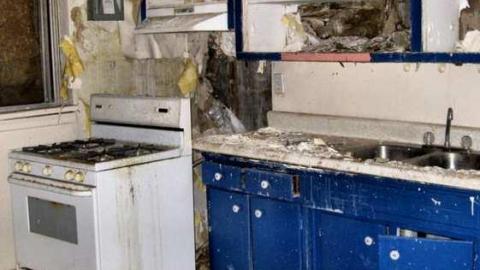 Area 2: Dark Apartments - 022b - IMG_1879d 718.jpg