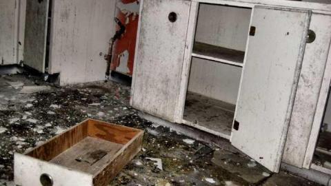 Area 2: Dark Apartments - 022c - IMG_1906b 1280.jpg