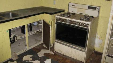 Area 2: Dark Apartments - 024 - IMG_1923b 1280.jpg