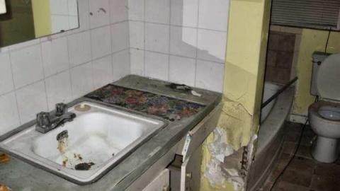 Area 2: Dark Apartments - 025 - IMG_1924 1280.jpg