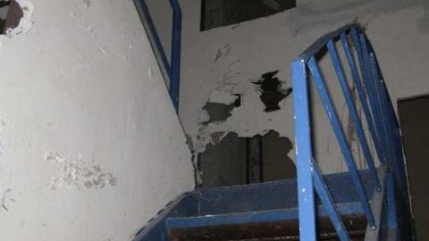 Area 2: Dark Apartments - 028 - IMG_1900b 856.jpg