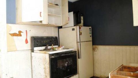 snow apples - City-Orchards175.jpg