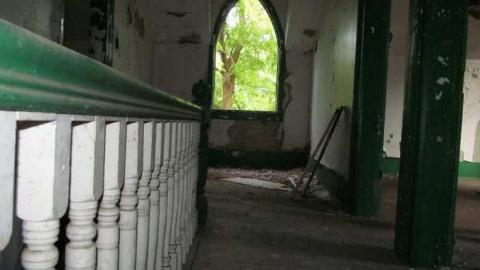 Before the boards - Christian-Hoover-House127.jpg