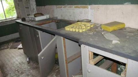 Before the boards - Christian-Hoover-House132.jpg