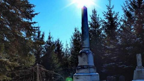 Howitt friends and family - Howitt-Pioneer-Cemetery2.jpg