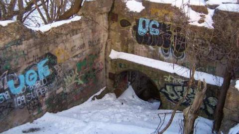 Locks Road Decay - Mill-Foundation-on-the-Grand11.jpg