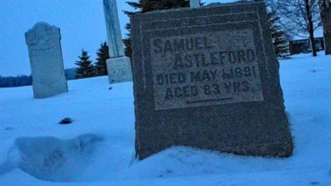 Moorefields Past - Moorefield-Pioneer-Cemetery8.jpg