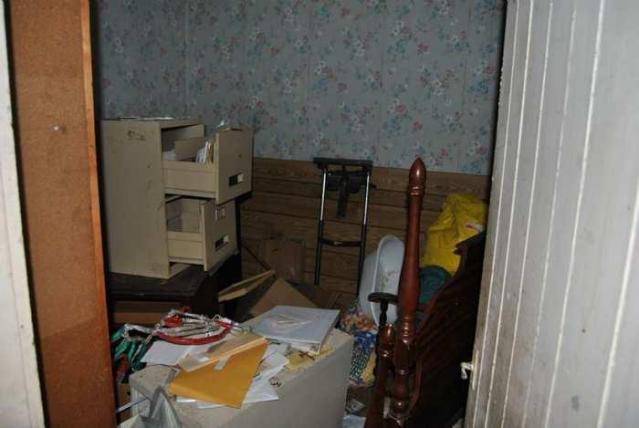 White In The Middle photo 3