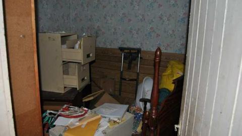 White In The Middle photo 3