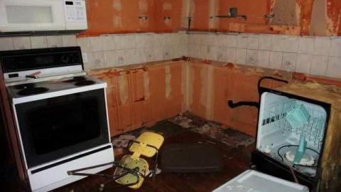 Ugly With a View - Green-Hill-Side48.jpg