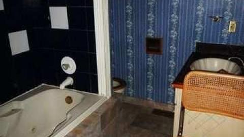 Ugly With a View - Green-Hill-Side49.jpg