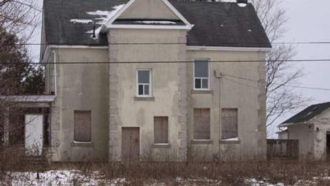 I came I saw - House-of-tires-and-spiders12.jpg