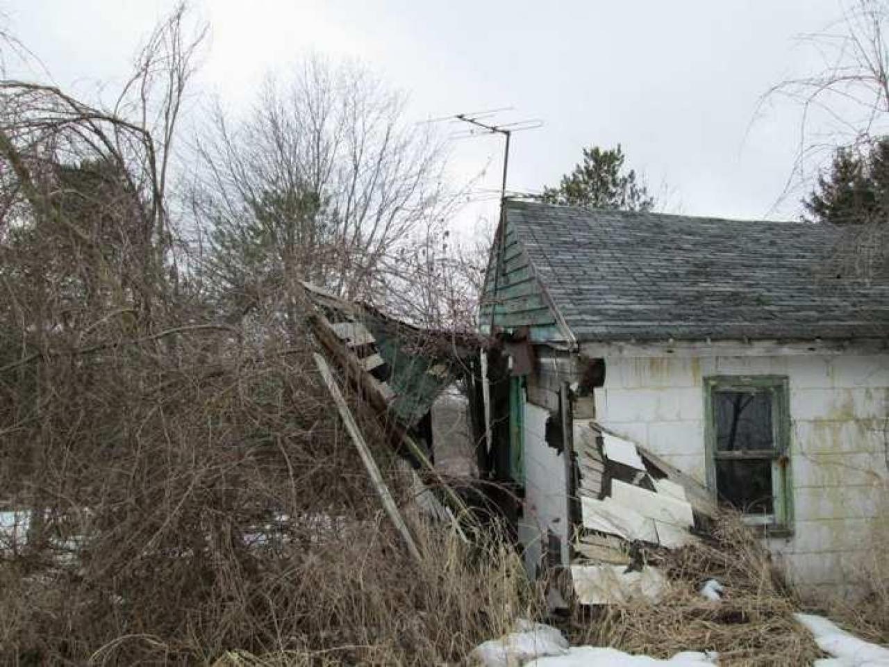 As far as decay can get - 012.jpg