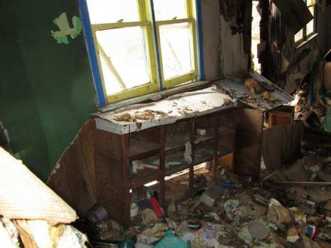 As far as decay can get - 016.jpg