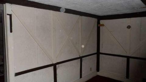 Gutted but they music plays on - Abandoned-Bungalow15.jpg