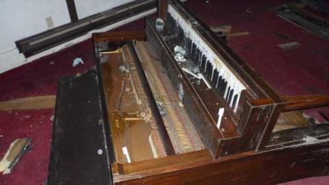 Gutted but they music plays on - Abandoned-Bungalow6.jpg